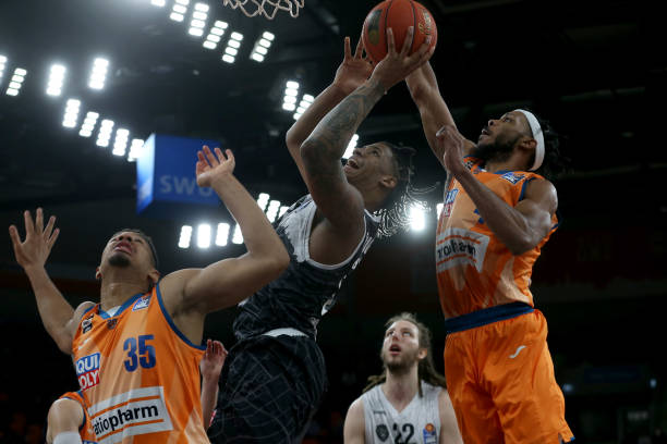 字却一次次 字却一次次